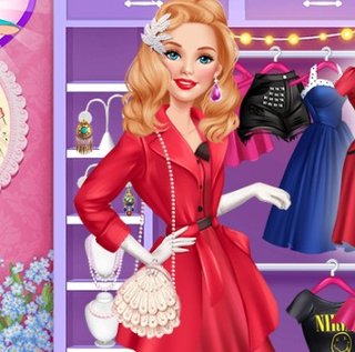 Барби на винтажной выставке